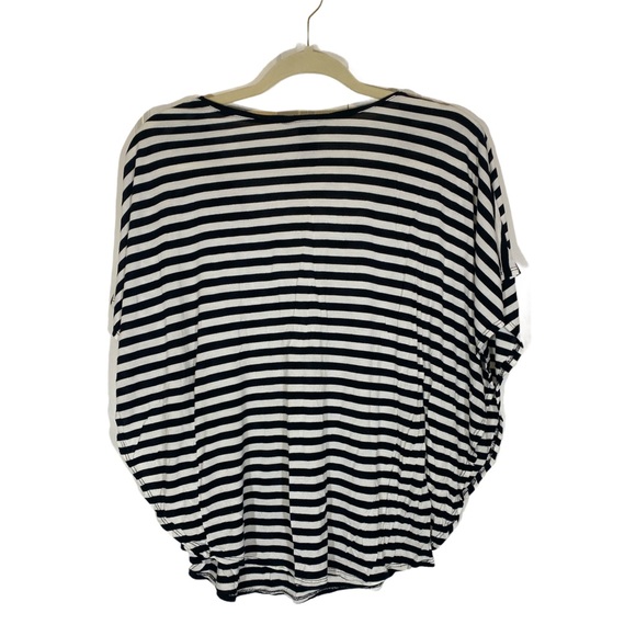 🛍 H&M Black and White Striped Batwing Blouse - Picture 4 of 4
